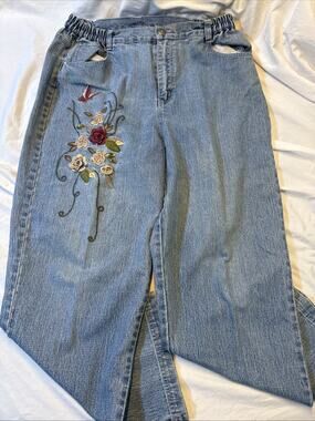 United Apparel Petite L Embroidered Jeans Floral Hummingbird Stretch Denim